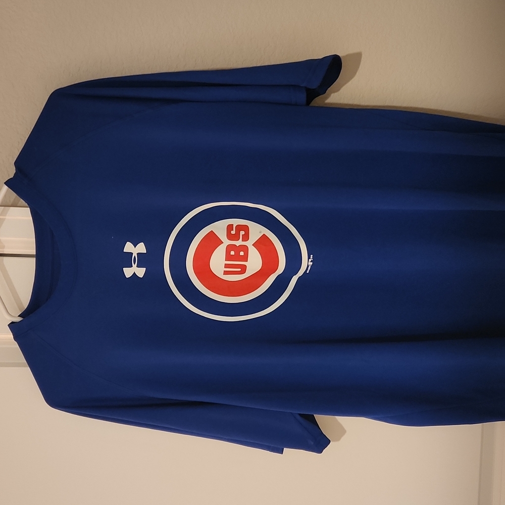 Chicago Cubs UnderArmour shirt